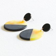 画像をギャラリービューアに読み込む, 【big metal】Audette2トーンレジンピアス