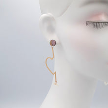画像をギャラリービューアに読み込む, 【big metal】Corinアシンメトリックシェルハートピアス