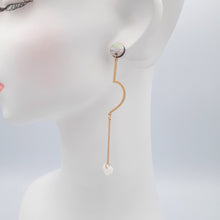 画像をギャラリービューアに読み込む, 【big metal】Corinアシンメトリックシェルハートピアス